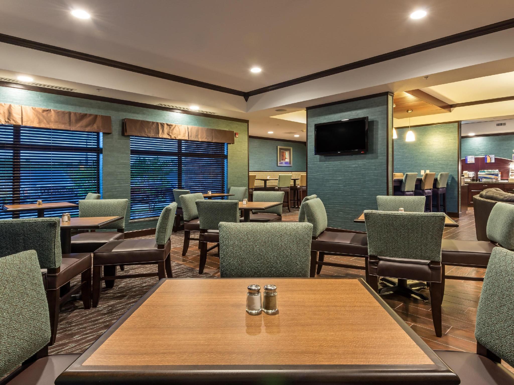 Holiday Inn Express Hotel & Suites Butte By Ihg Exterior photo