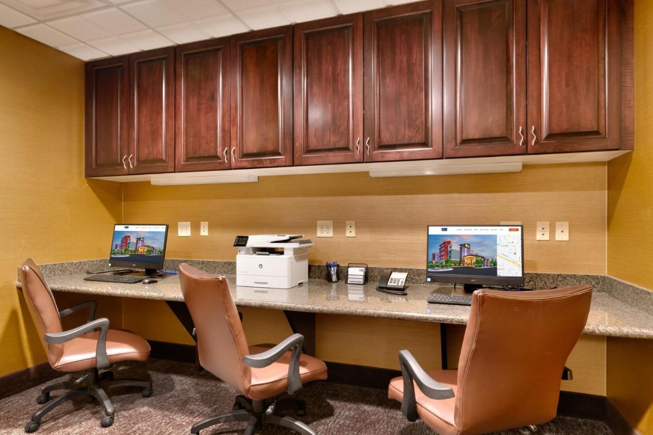 Holiday Inn Express Hotel & Suites Butte By Ihg Exterior photo